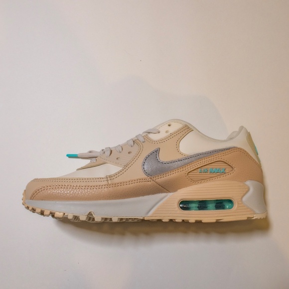 Nike Air Max 90 in Phantom Metallic Silver - Unworn - Picture 3 of 7
